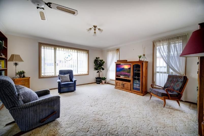 1/4 Commodore Place, Tuncurry NSW 2428, Image 2