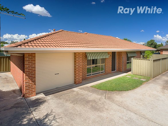 2/34 Condon Place, Lavington NSW 2641