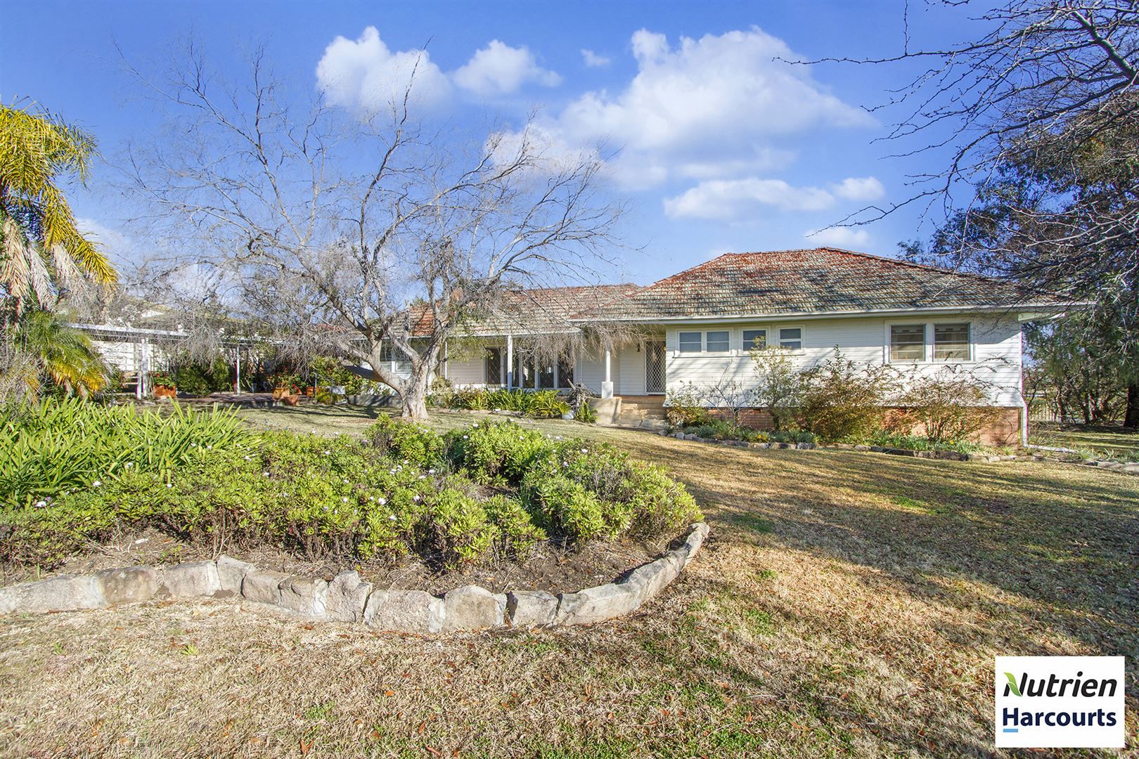 Inverell Nsw 2360 3 Beds House For Sale Auction If Not Sold Prior 2017119537 Domain