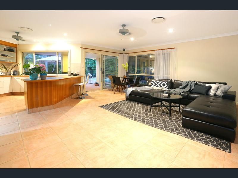 23 Eastbank Terrace, Helensvale QLD 4212, Image 2