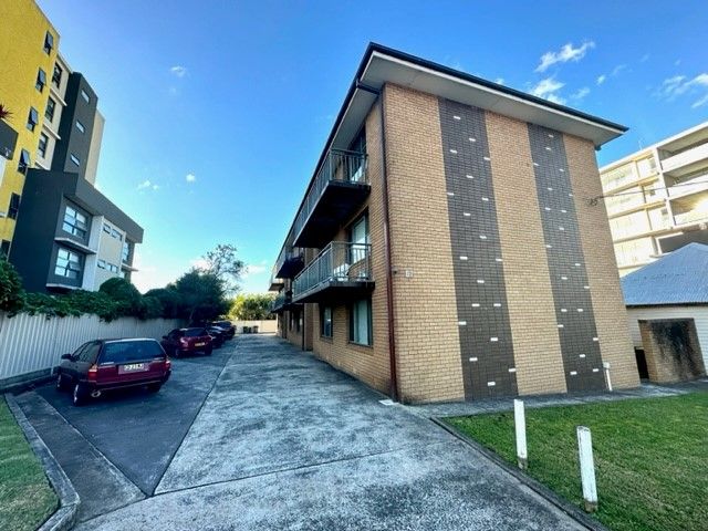 2 bedrooms Apartment / Unit / Flat in 4/12 Hercules Street WOLLONGONG NSW, 2500