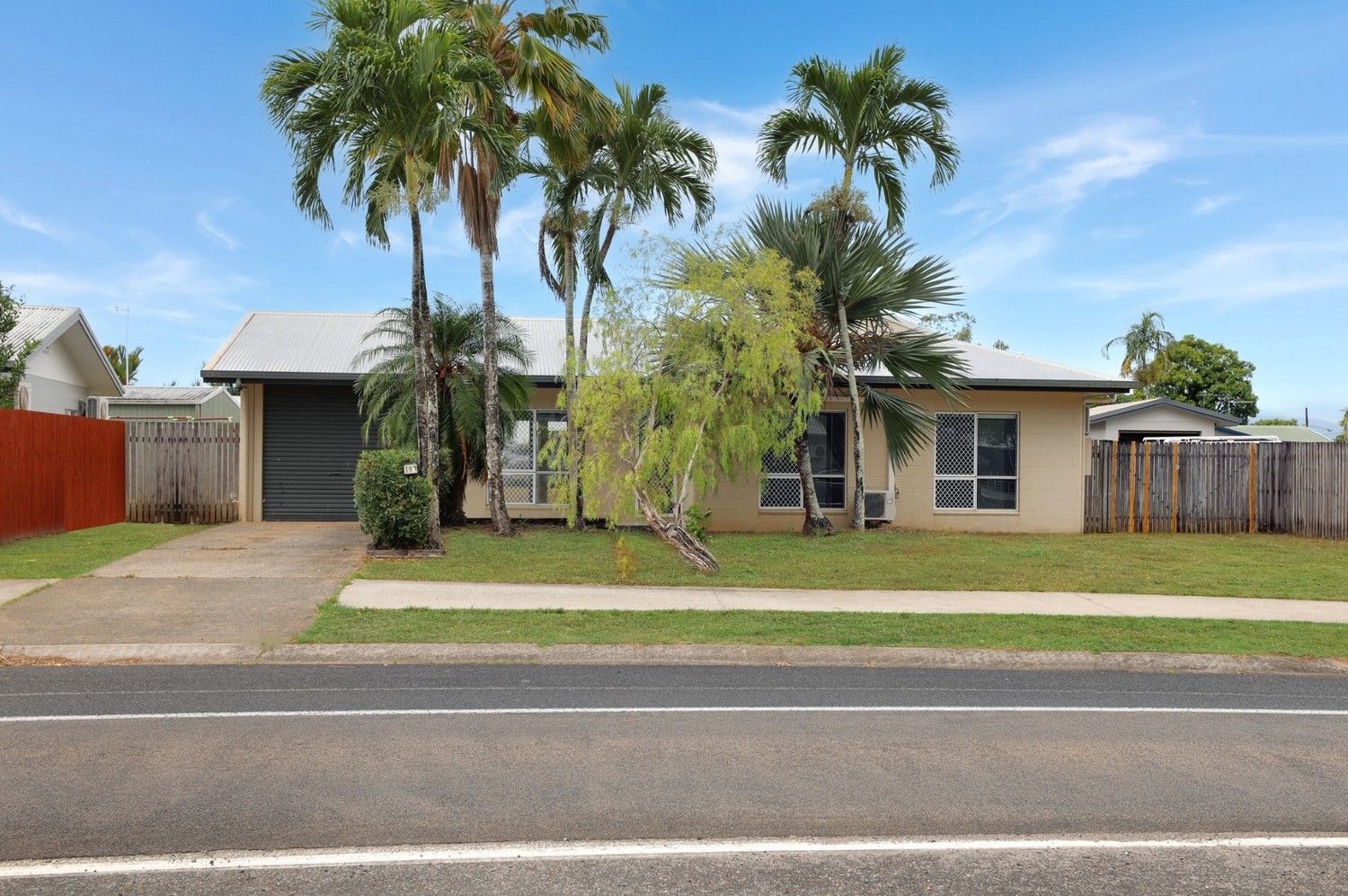 3 bedrooms House in 193 Robert Road BENTLEY PARK QLD, 4869