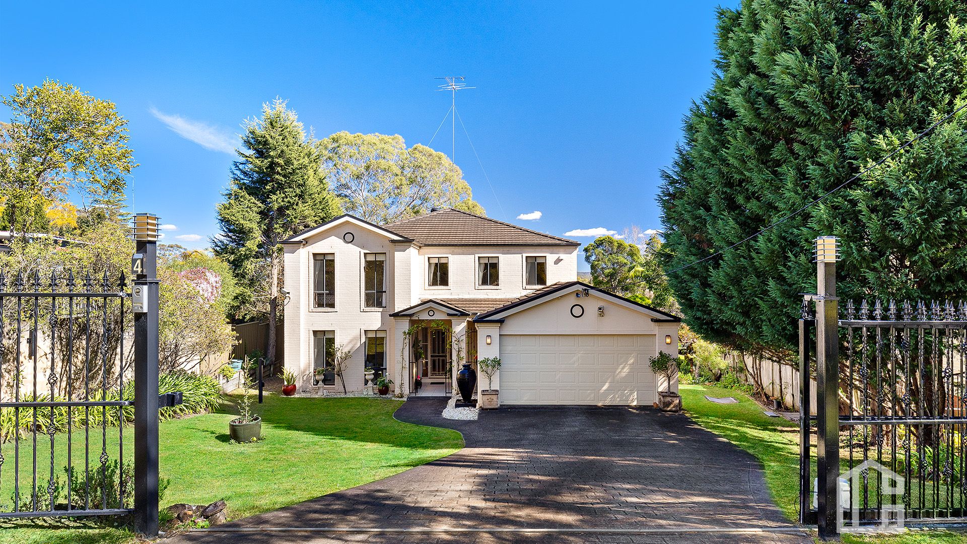 5 bedrooms House in 4 Lewin Street BLAXLAND NSW, 2774