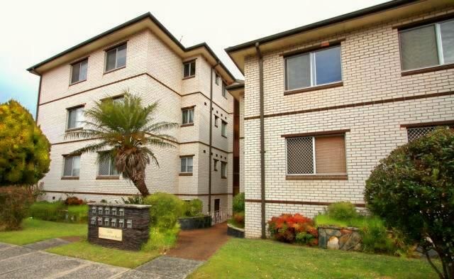 2 bedrooms Apartment / Unit / Flat in 2/34 Hampton Court Road CARLTON NSW, 2218