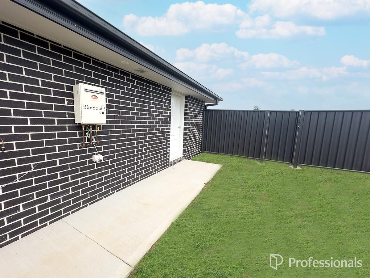 3 bedrooms House in 2/15 Kestral Street MOORE CREEK NSW, 2340