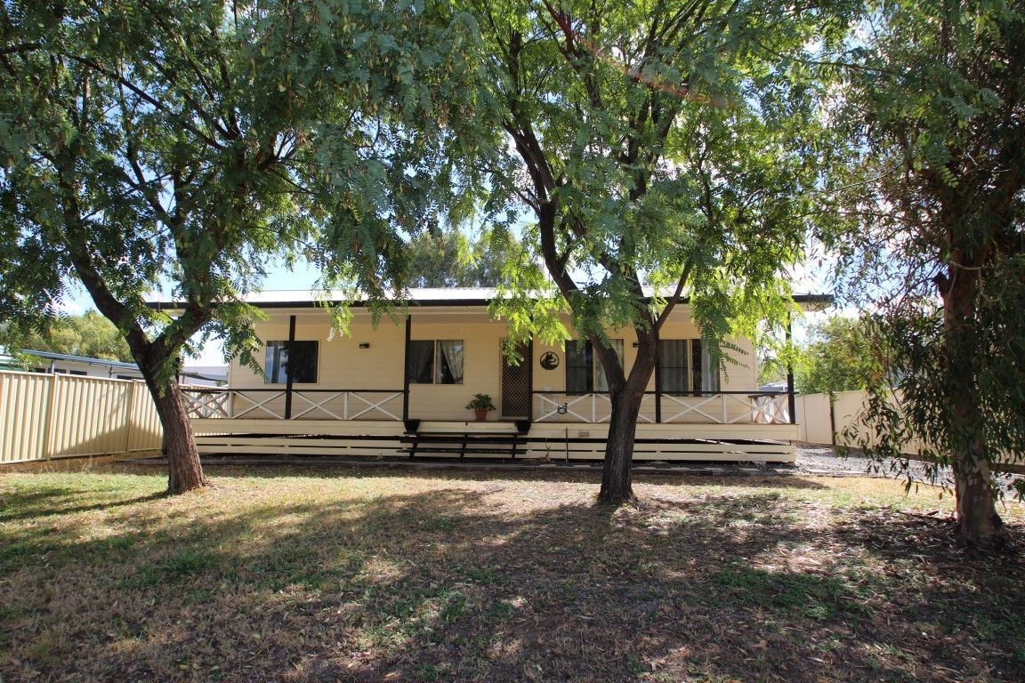 3 bedrooms House in 20 Alex Parade ROMA QLD, 4455