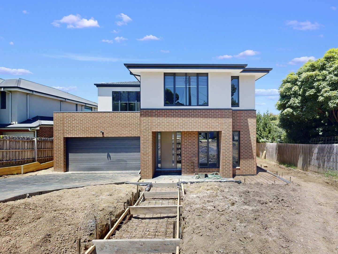 5 bedrooms House in 4 Wewak Road ASHBURTON VIC, 3147