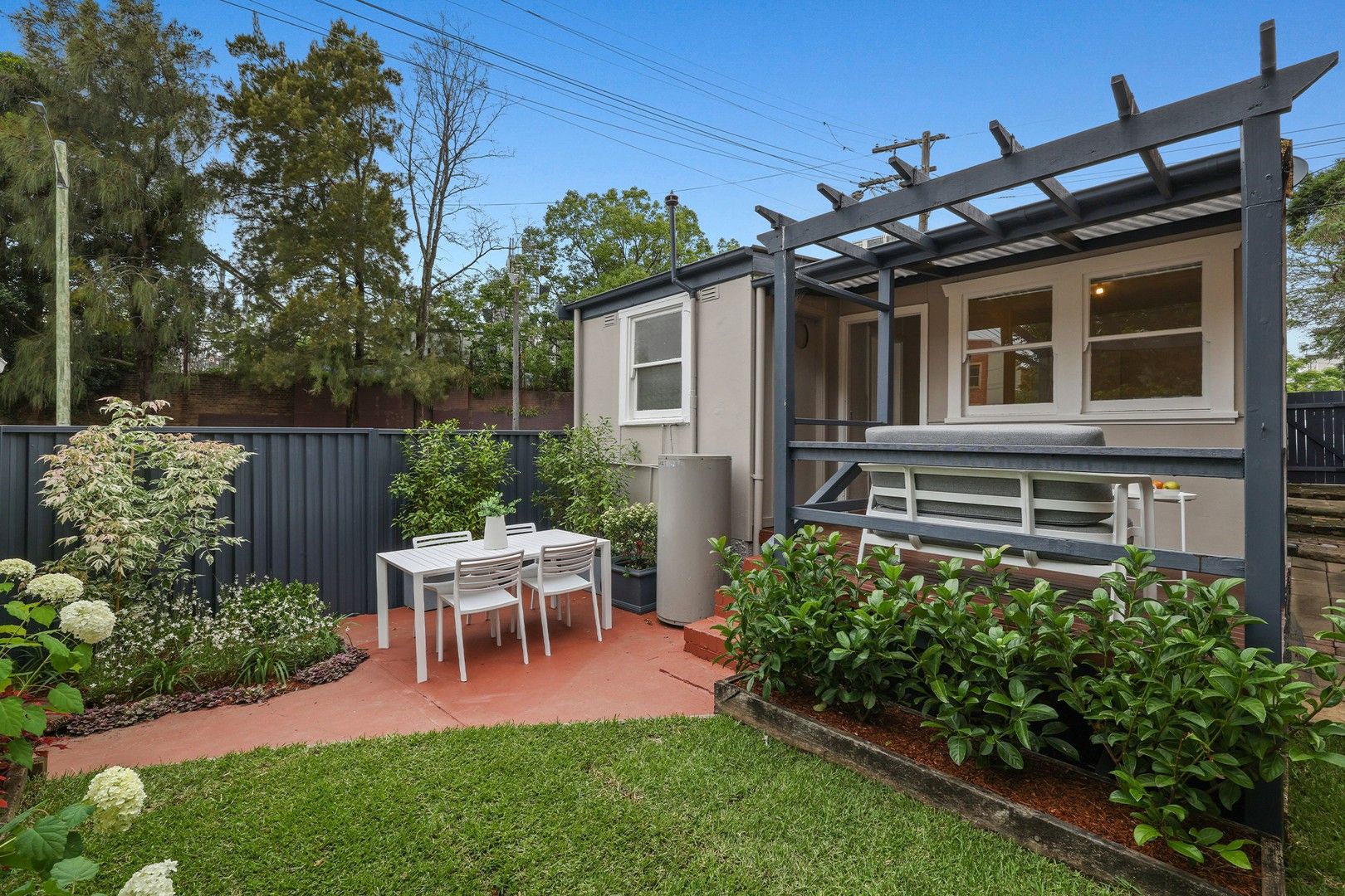 2 bedrooms House in 40 Devine Street ERSKINEVILLE NSW, 2043