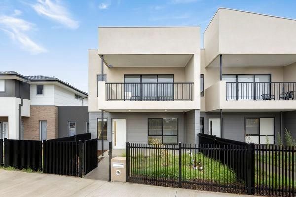 3 bedrooms House in 82 Marathon Boulevard CRAIGIEBURN VIC, 3064