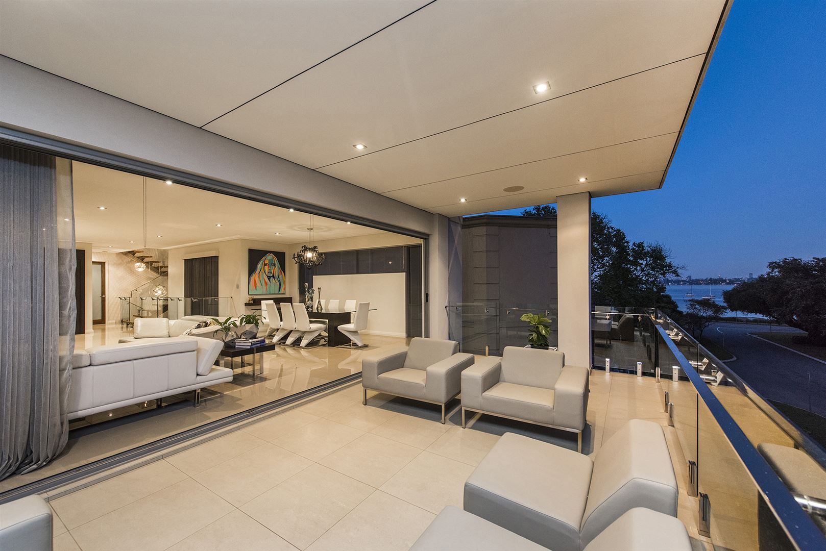 5 bedrooms House in 7A Moreau Mews APPLECROSS WA, 6153