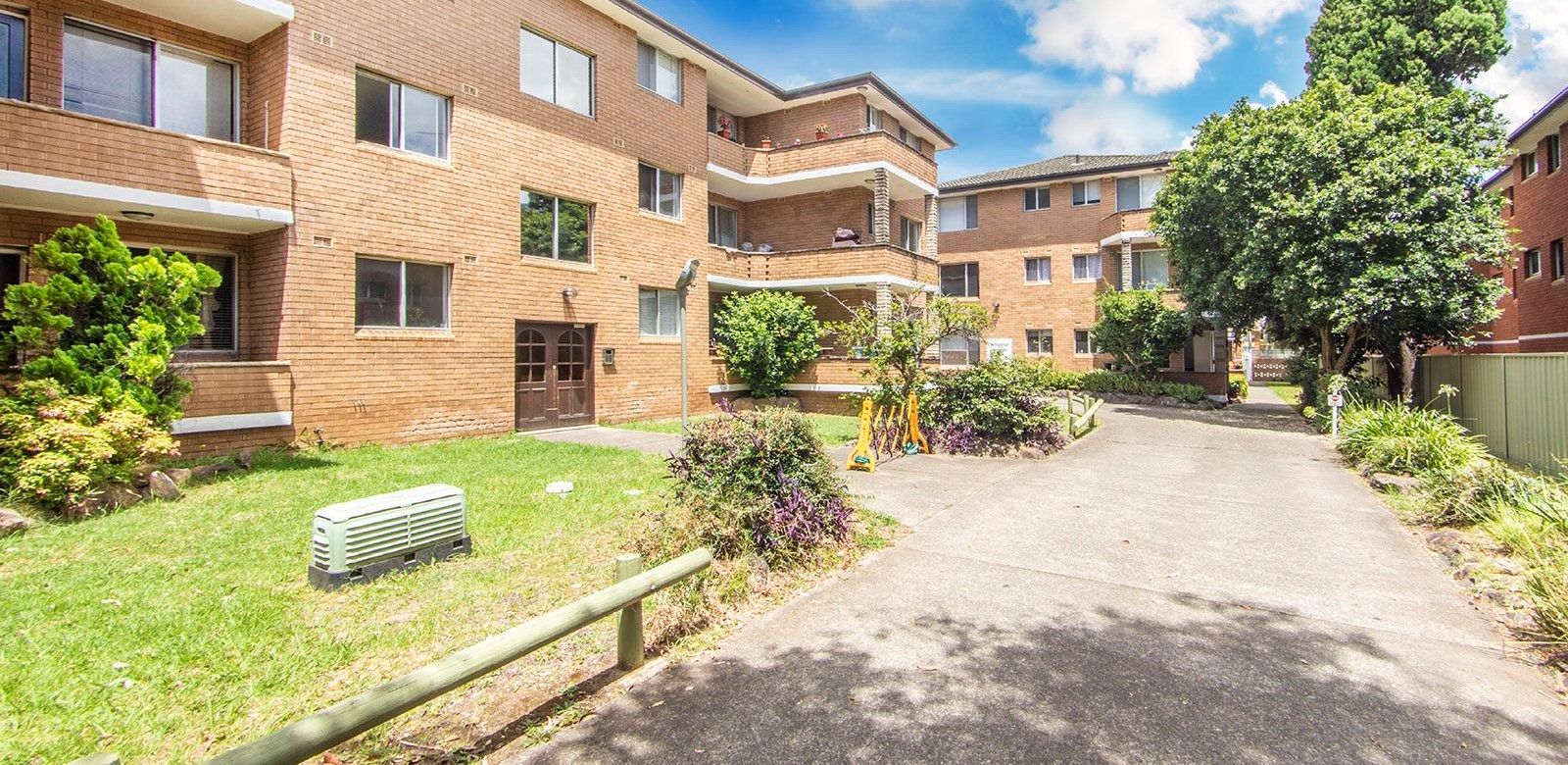 2 bedrooms Apartment / Unit / Flat in 18/40 Wigram Street HARRIS PARK NSW, 2150