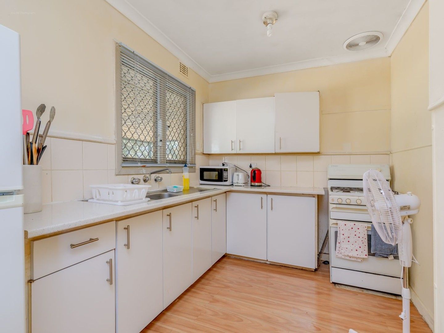 3 bedrooms House in 230 Seventh Road ARMADALE WA, 6112