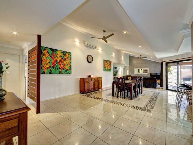 8 Kleins Rd, WOONGARRA QLD 4670, Image 2