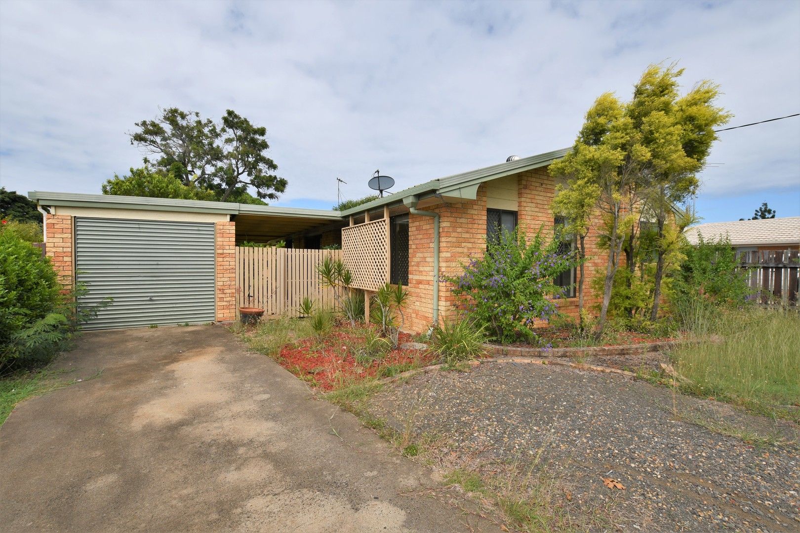 4 bedrooms House in 16 Sinclair Street AVENELL HEIGHTS QLD, 4670