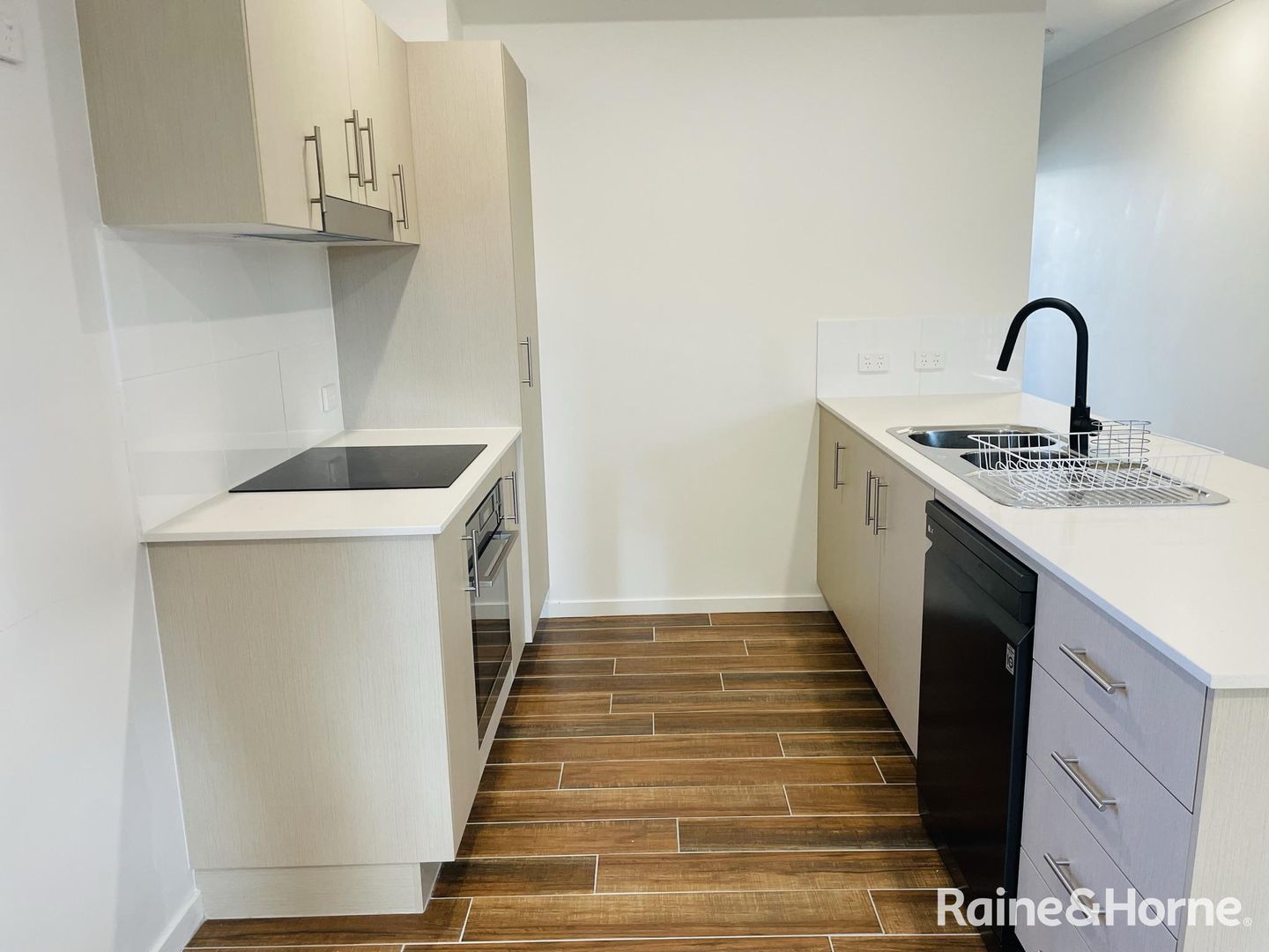 4/2 Beezley Street, Glen Eden QLD 4680 Townhouse For Rent 385 Domain