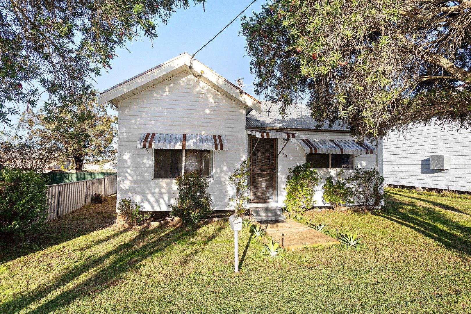 2 bedrooms House in 30 Hickey Street CESSNOCK NSW, 2325