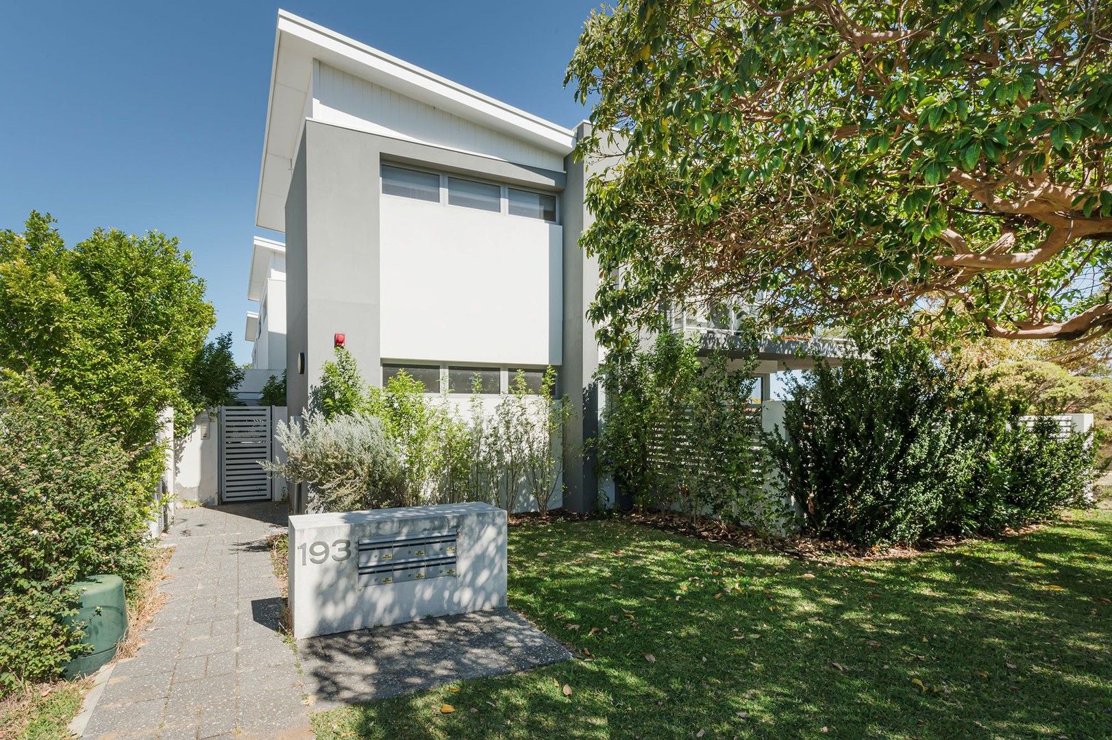 2 bedrooms Apartment / Unit / Flat in 2/193 Grand Promenade DOUBLEVIEW WA, 6018