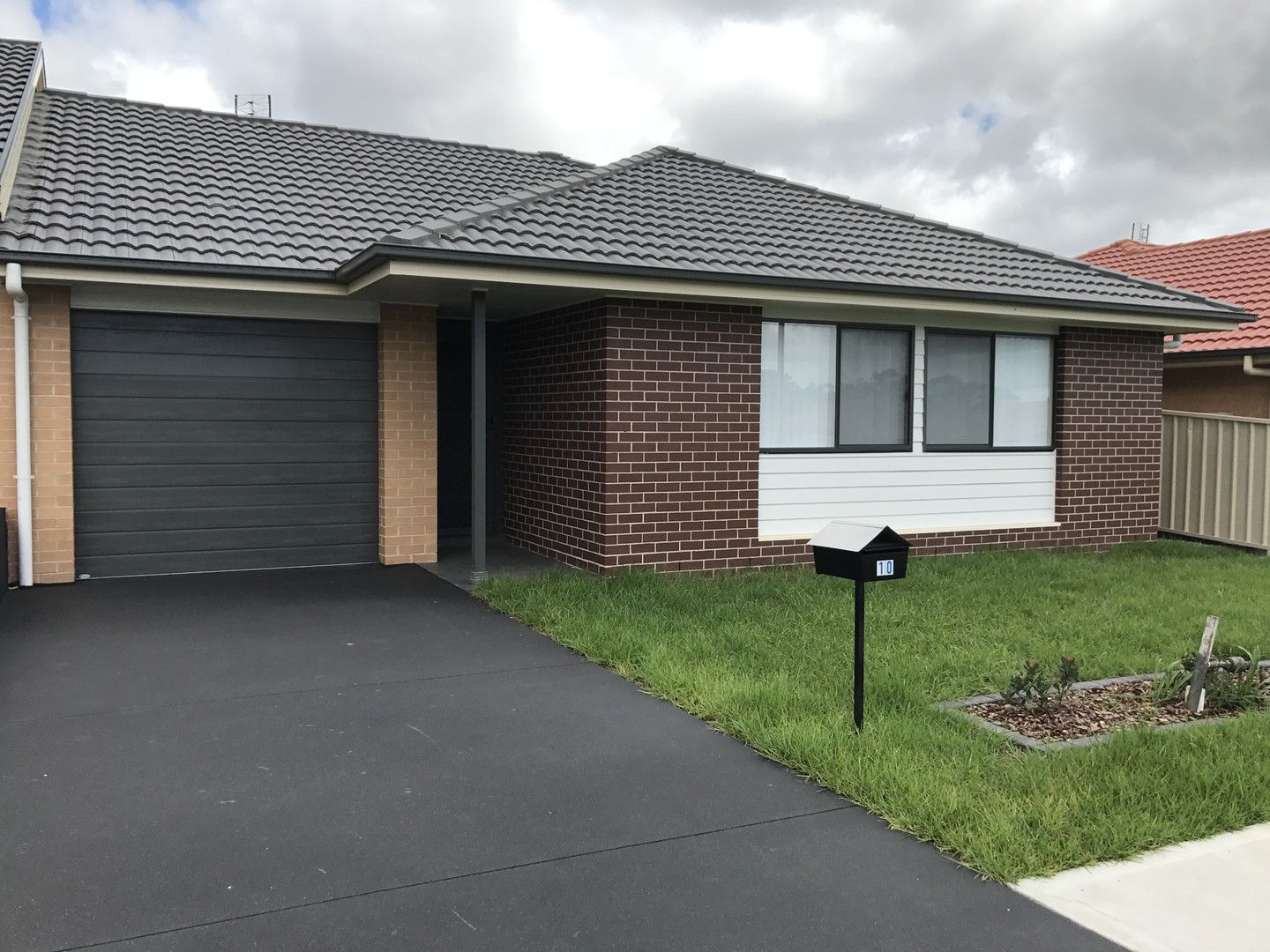 2 bedrooms House in 10 Nigella Circuit HAMLYN TERRACE NSW, 2259