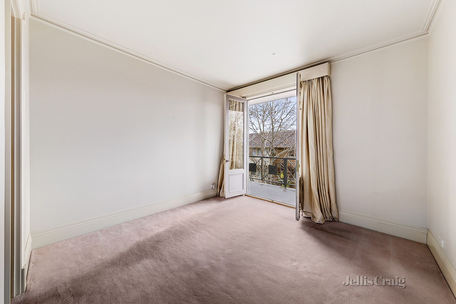 23/350 Toorak Road, South Yarra VIC 3141, Image 2