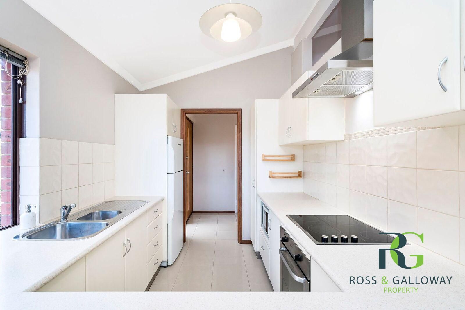 3/17 Money Road, Attadale WA 6156 Villa For Rent 650 Domain