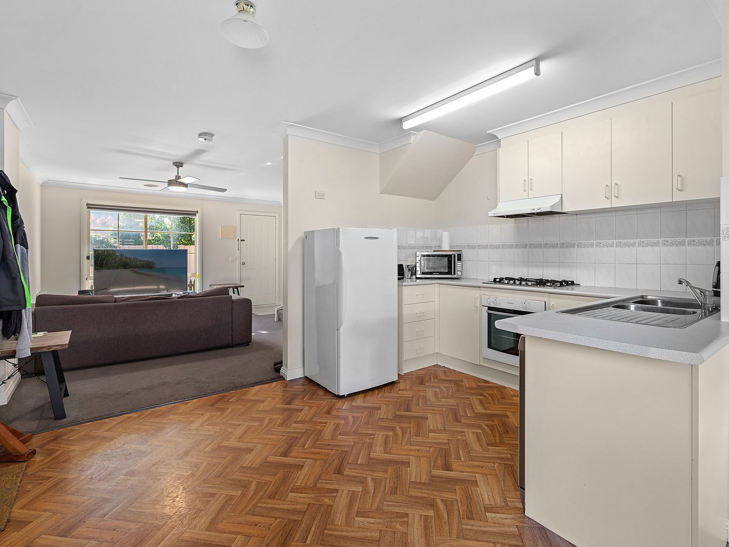 805 Cosmopolitan Place, Ballarat Central VIC 3350, Image 2