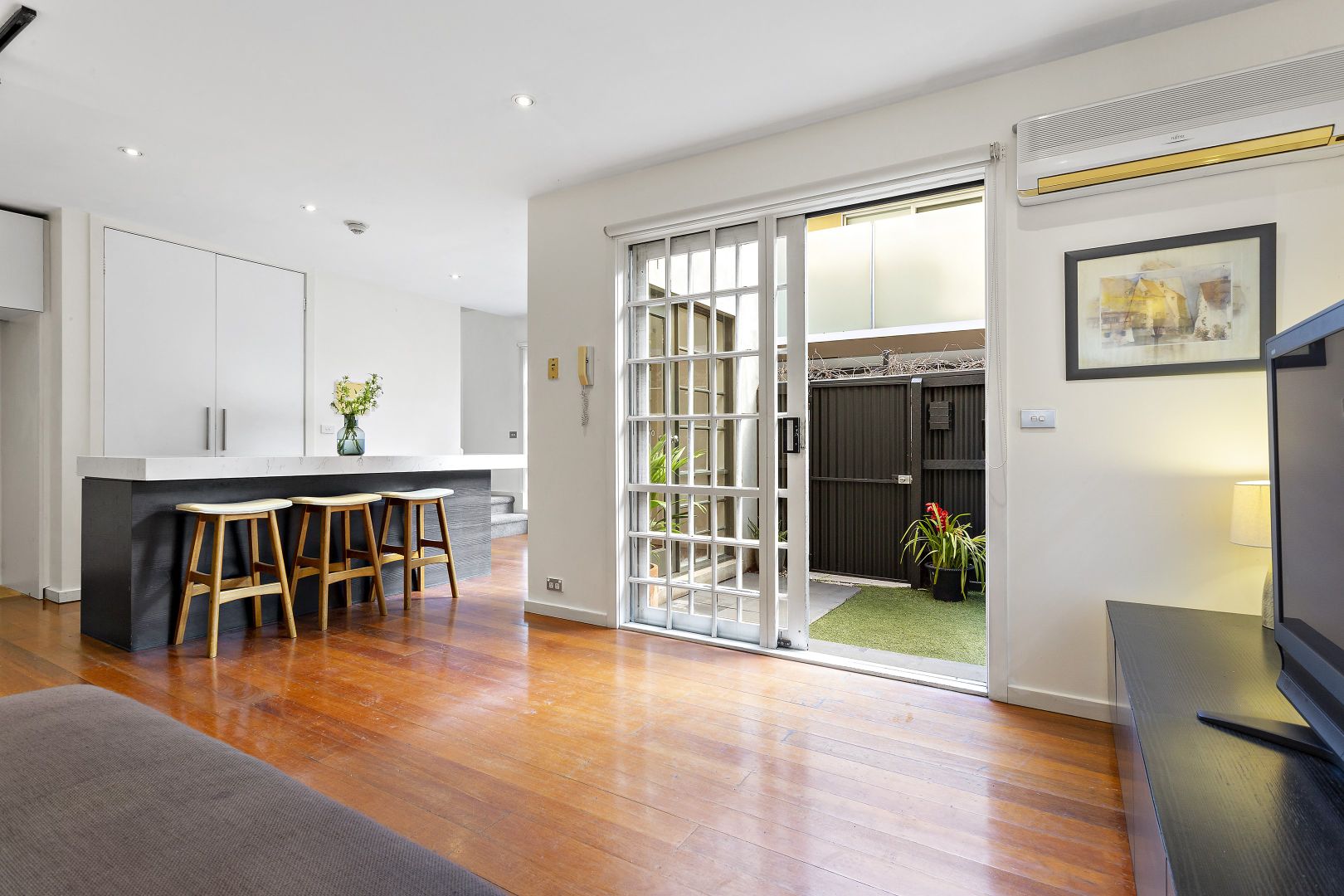 23/284 Dorcas Street, South Melbourne VIC 3205, Image 2