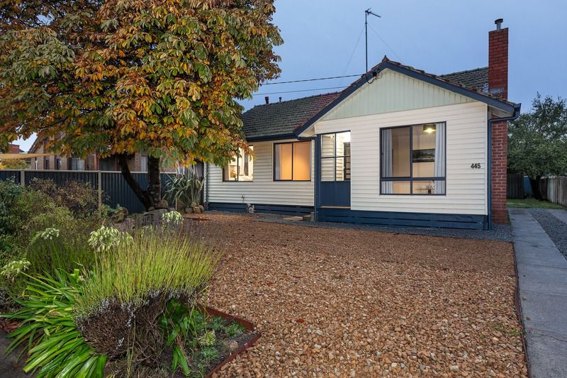 3 bedrooms House in 445 Gillies Street WENDOUREE VIC, 3355