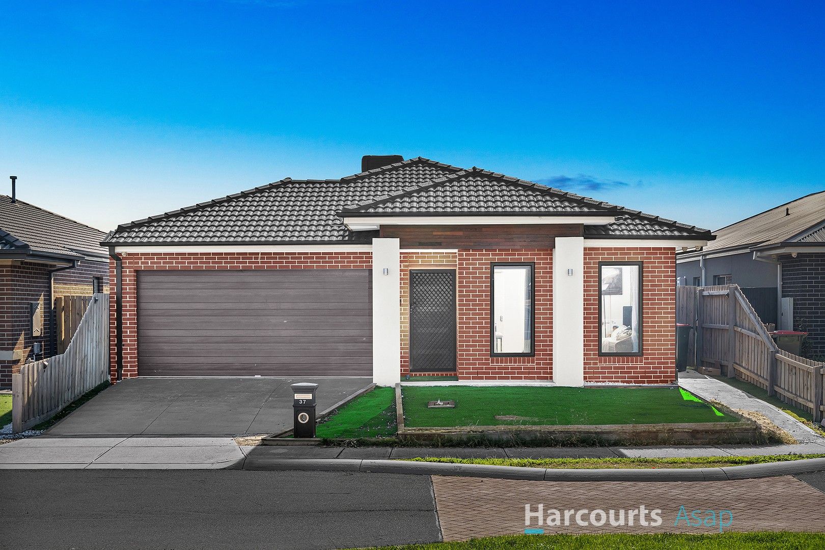 4 bedrooms House in 37 Ayesha Avenue MELTON SOUTH VIC, 3338