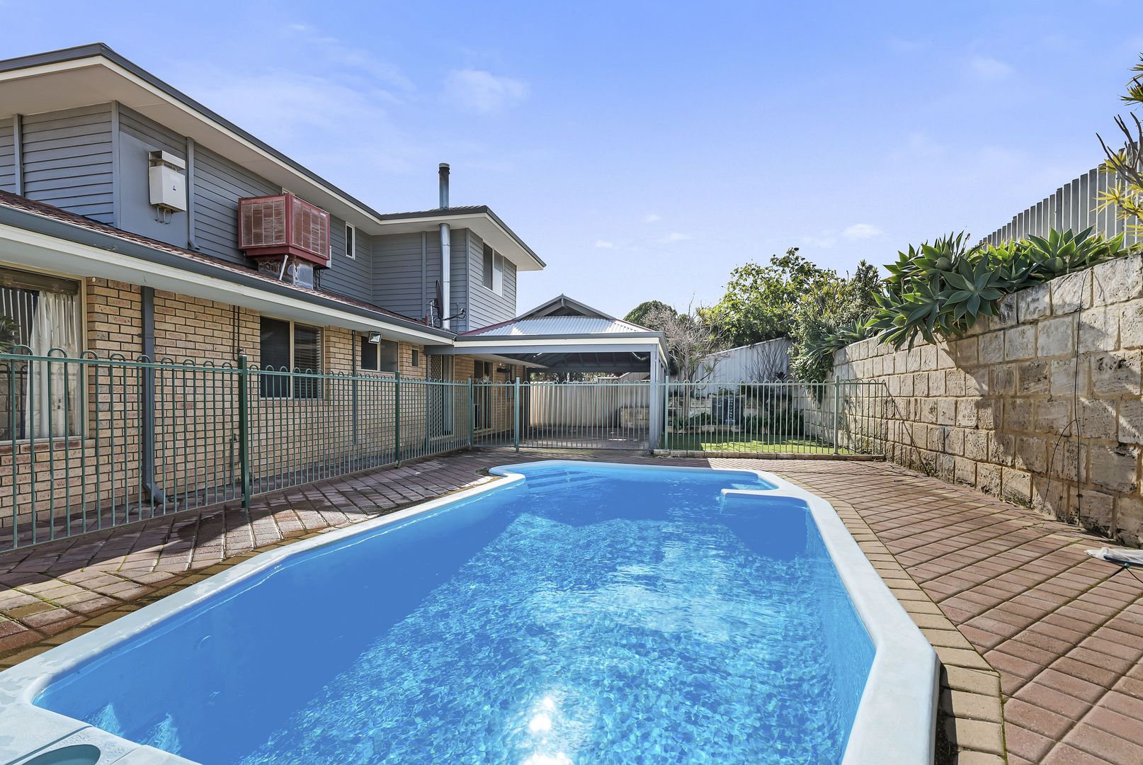 40 Beckett Close (Lake Coogee), Munster WA 6166, Image 1