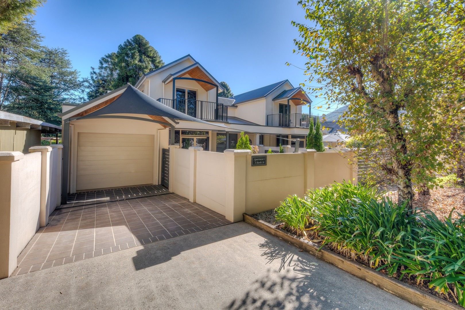 3 bedrooms Townhouse in 1/3 Burke Street BRIGHT VIC, 3741
