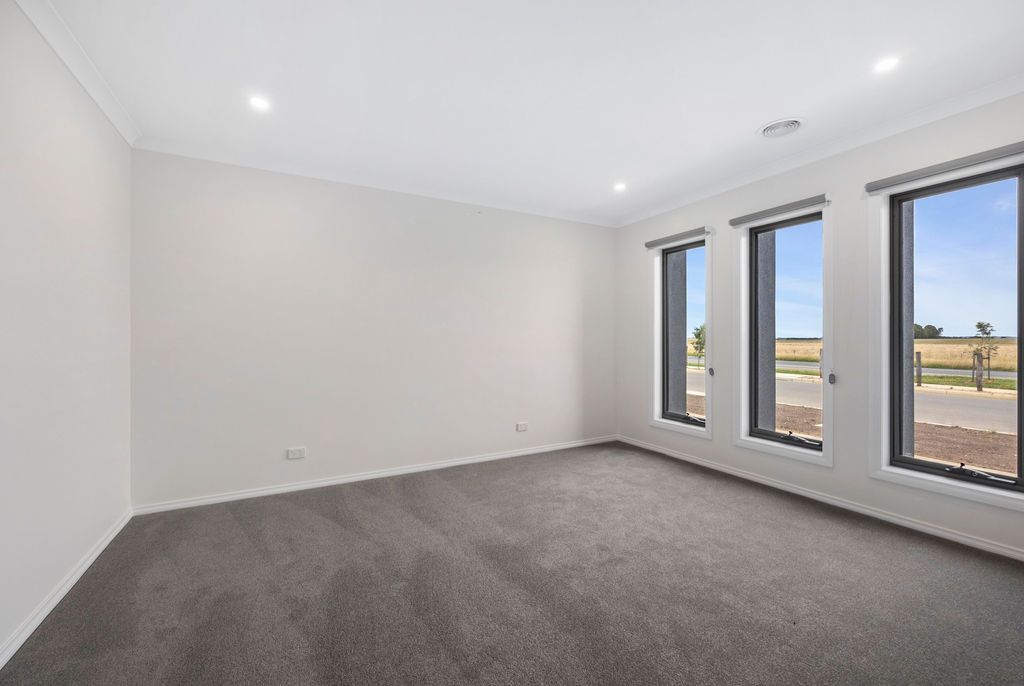 24 Scanlon Street, Lucas VIC 3350, Image 2