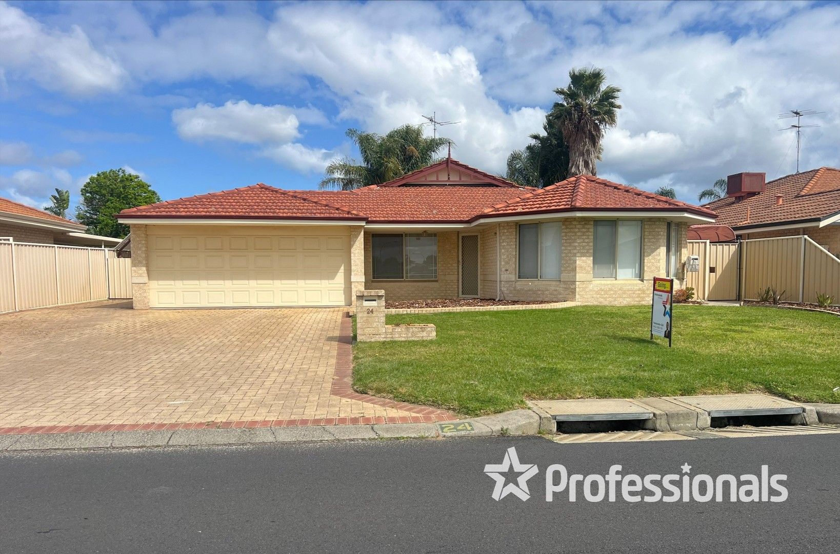 4 bedrooms House in 24 Lusitano Avenue EATON WA, 6232