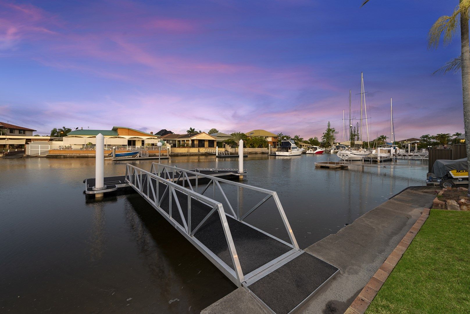 39 Markham Ave, Runaway Bay QLD 4216, Image 0