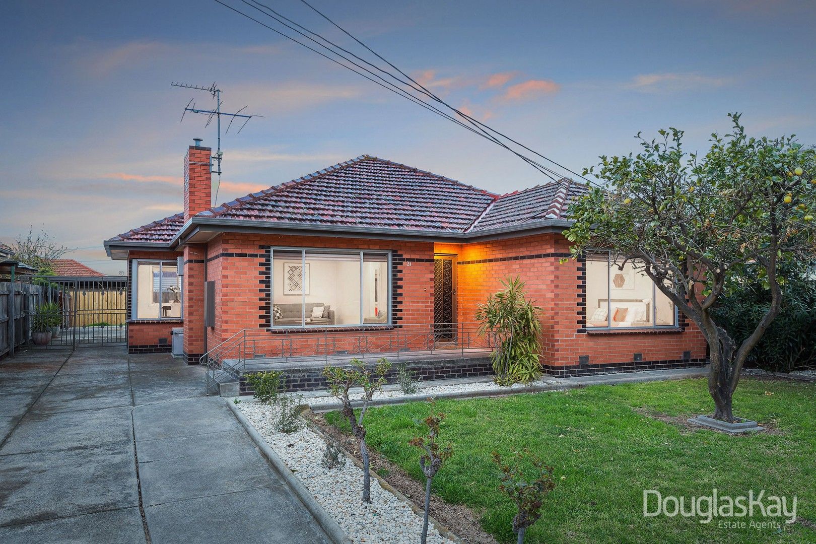 3 bedrooms House in 21 Westwood Way ALBION VIC, 3020