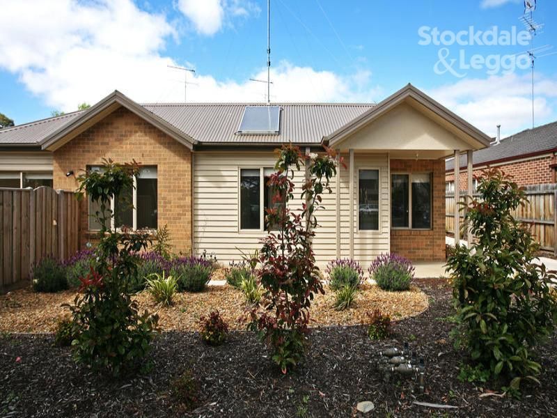 1 bedrooms Apartment / Unit / Flat in 1/225 Roslyn Road HIGHTON VIC, 3216