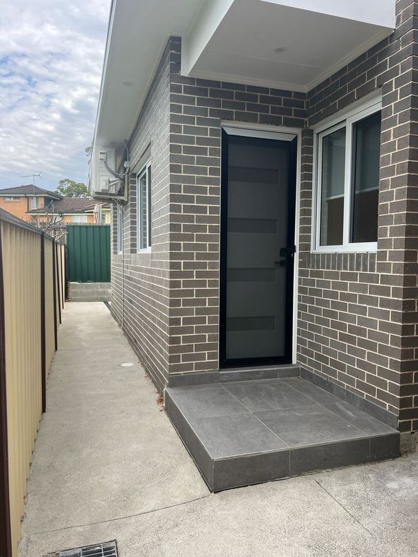 2 bedrooms House in 8A Barooga Avenue BRADBURY NSW, 2560