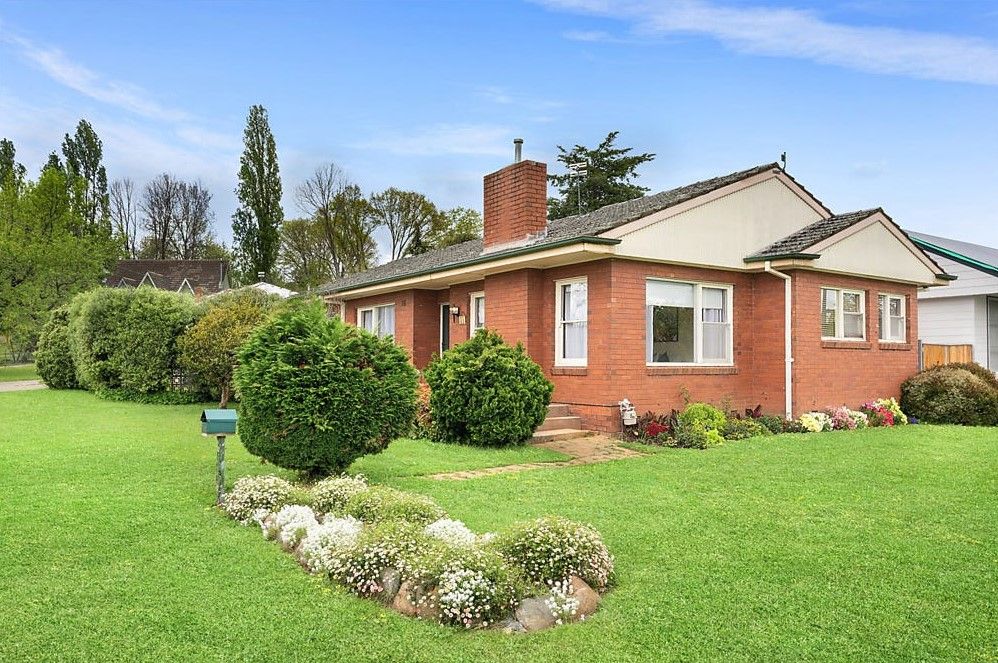 3 bedrooms House in 11 McKay Crescent ORANGE NSW, 2800