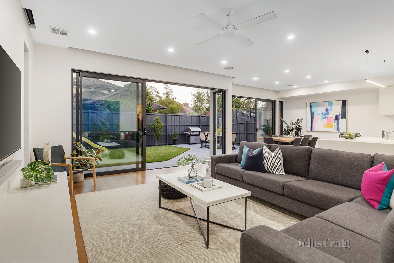 50 Holywood Grove, Carnegie VIC 3163, Image 2