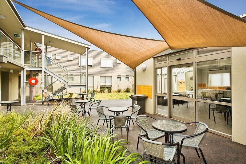 1 bedrooms Apartment / Unit / Flat in 38/15 Hawthorn Road CAULFIELD NORTH VIC, 3161