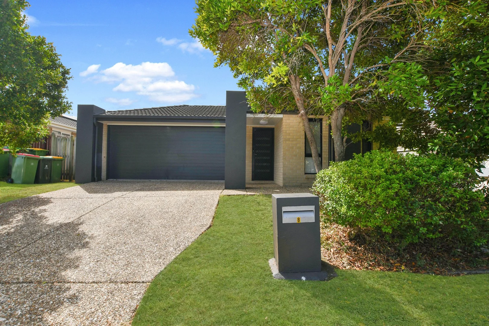 8 Huxley Street, Redbank Plains QLD 4301