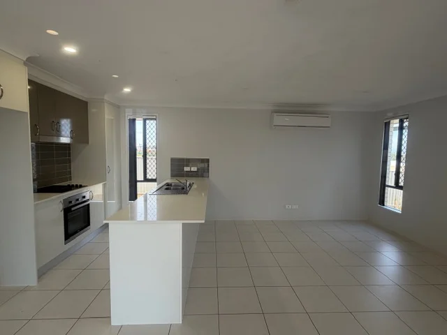 Additional image 3 of 9 CURLEW CRESCENT, Oxley Vale NSW 2340