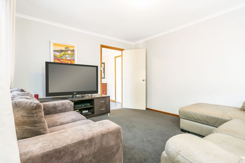 11 Valetta Court, Parafield Gardens SA 5107, Image 2