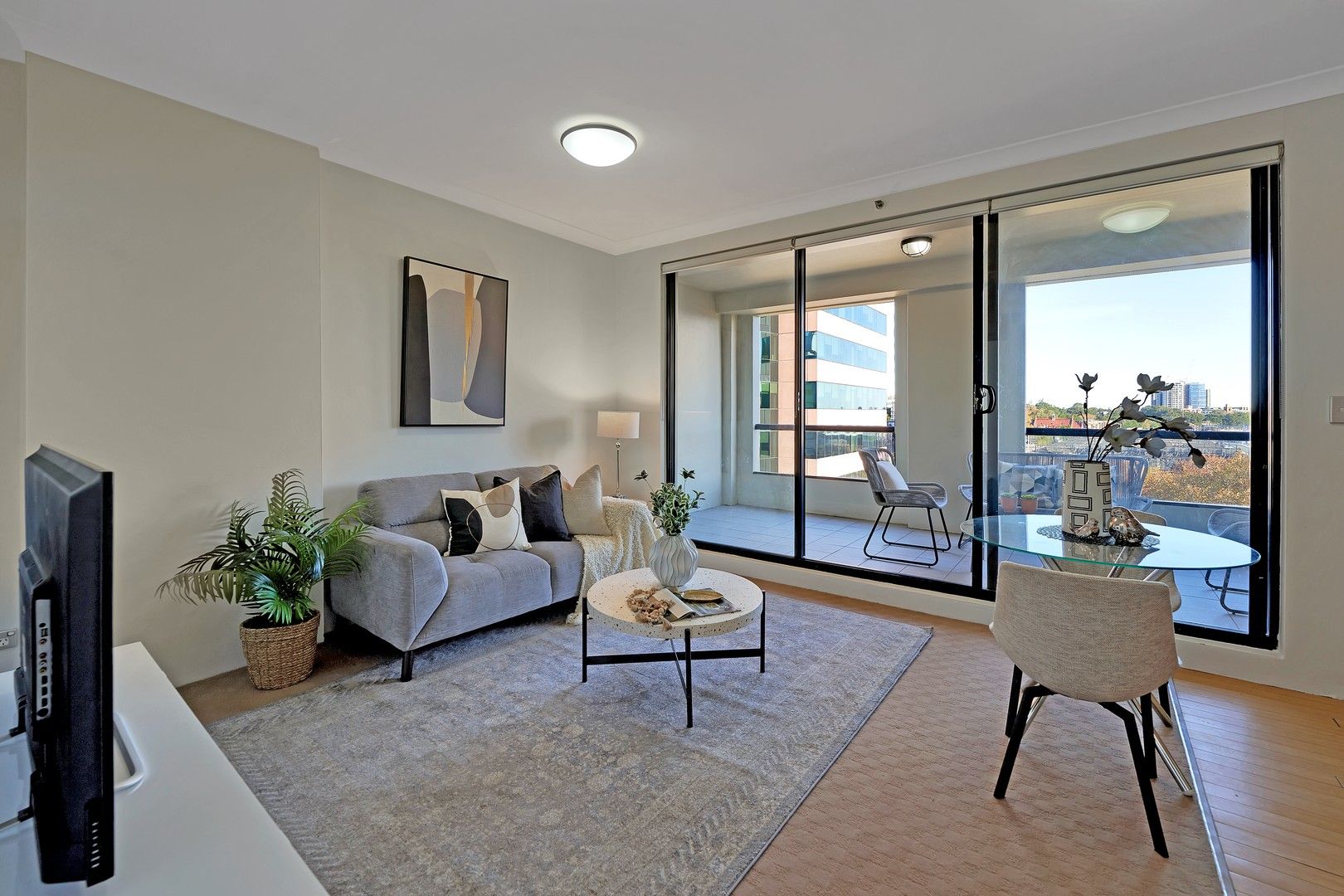 1 bedrooms Apartment / Unit / Flat in 1008/242 Elizabeth Street SURRY HILLS NSW, 2010