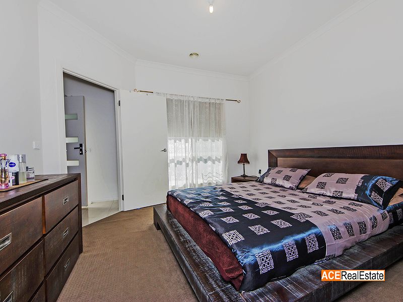 2/124 Shane Avenue, SEABROOK VIC 3028, Image 2