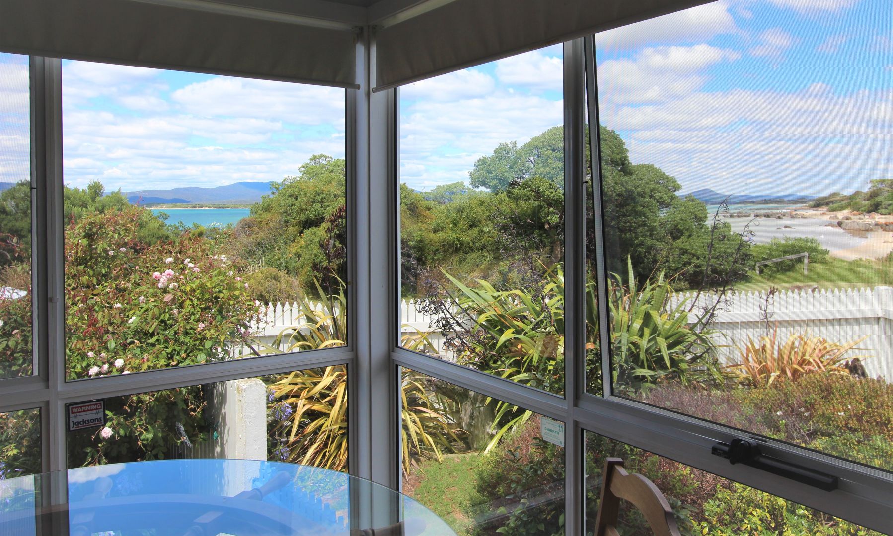 1/61 Hawley Esplanade, Hawley Beach Property History & Address