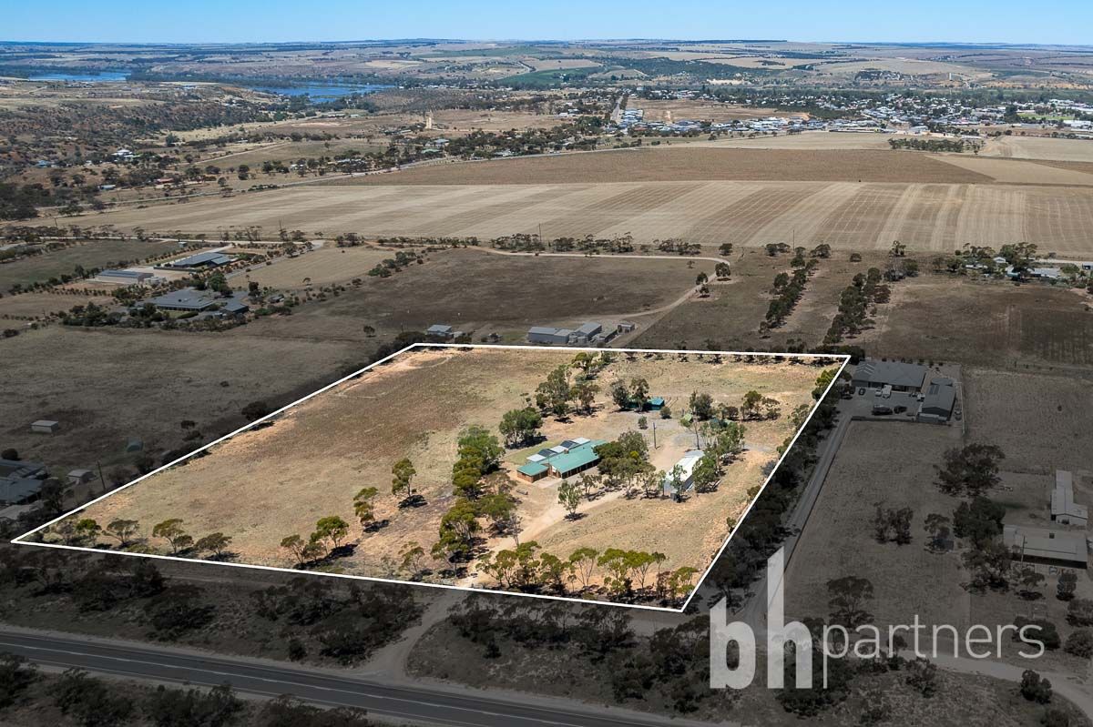 4 bedrooms Acreage / Semi-Rural in 52 Ridley Road MANNUM SA, 5238