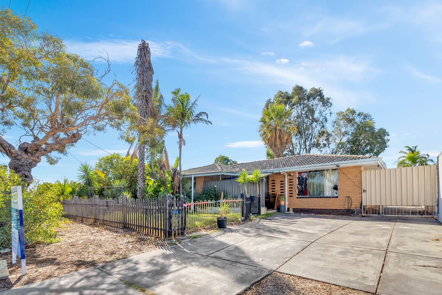 3 bedrooms House in 21 Hepburn Way BALGA WA, 6061