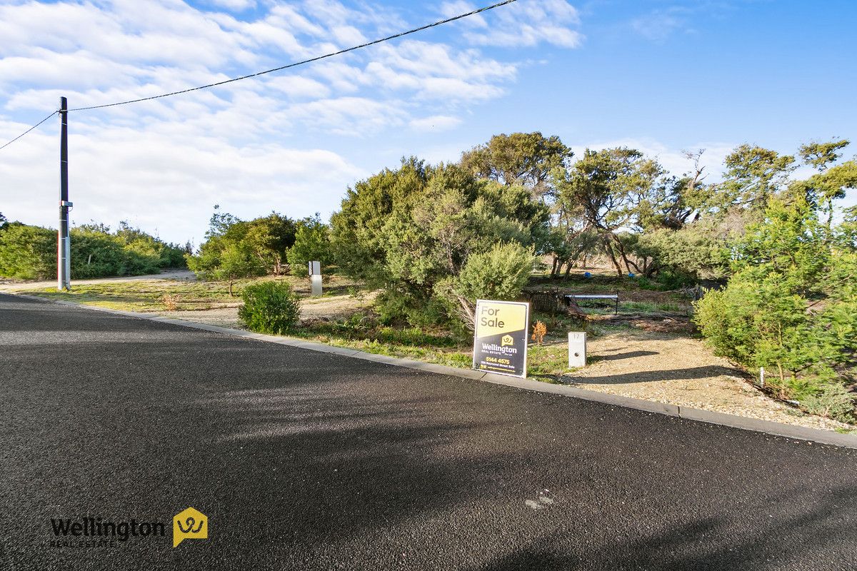 17 Haven Way, Golden Beach VIC 3851, Image 2