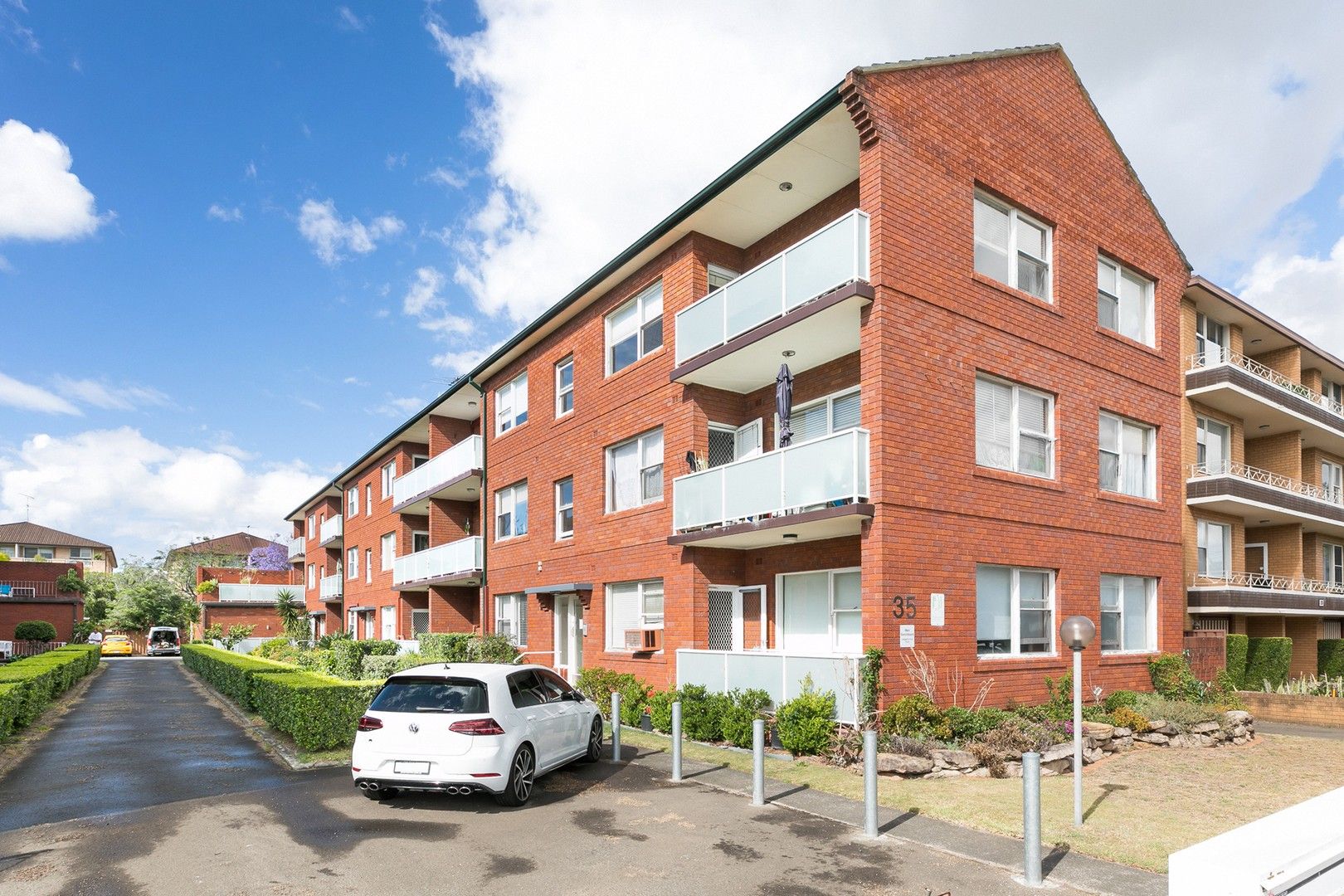2 bedrooms Apartment / Unit / Flat in 15/35 Bank Street MONTEREY NSW, 2217