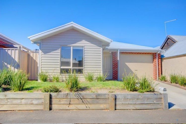 3 bedrooms House in 1/34A Hopetoun Street BALLARAT EAST VIC, 3350